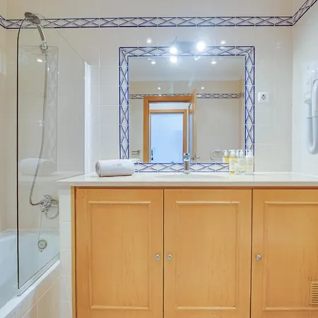 Lovely 2bd 500m Ac Wi-fi Pool Balcony דירה *