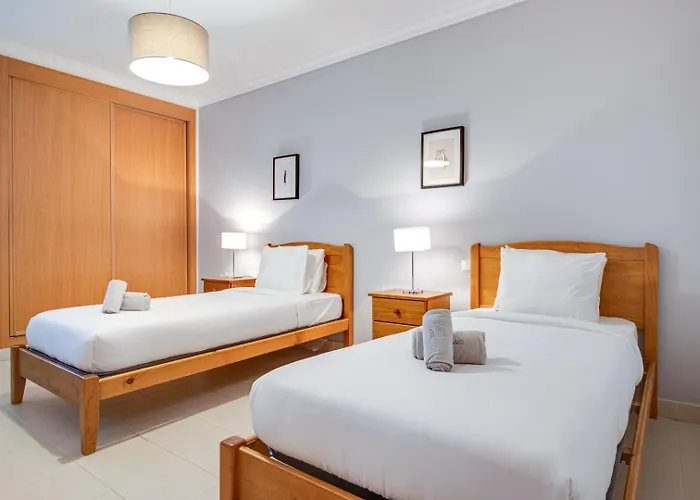 Appartement Lovely 2bd 500m Ac Wi-fi Pool Balcony