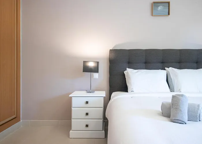 Appartement Lovely 2bd 500m Ac Wi-fi Pool Balcony *