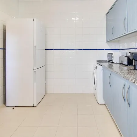 Lovely 2bd 500m Ac Wi-fi Pool Balcony Apartament *